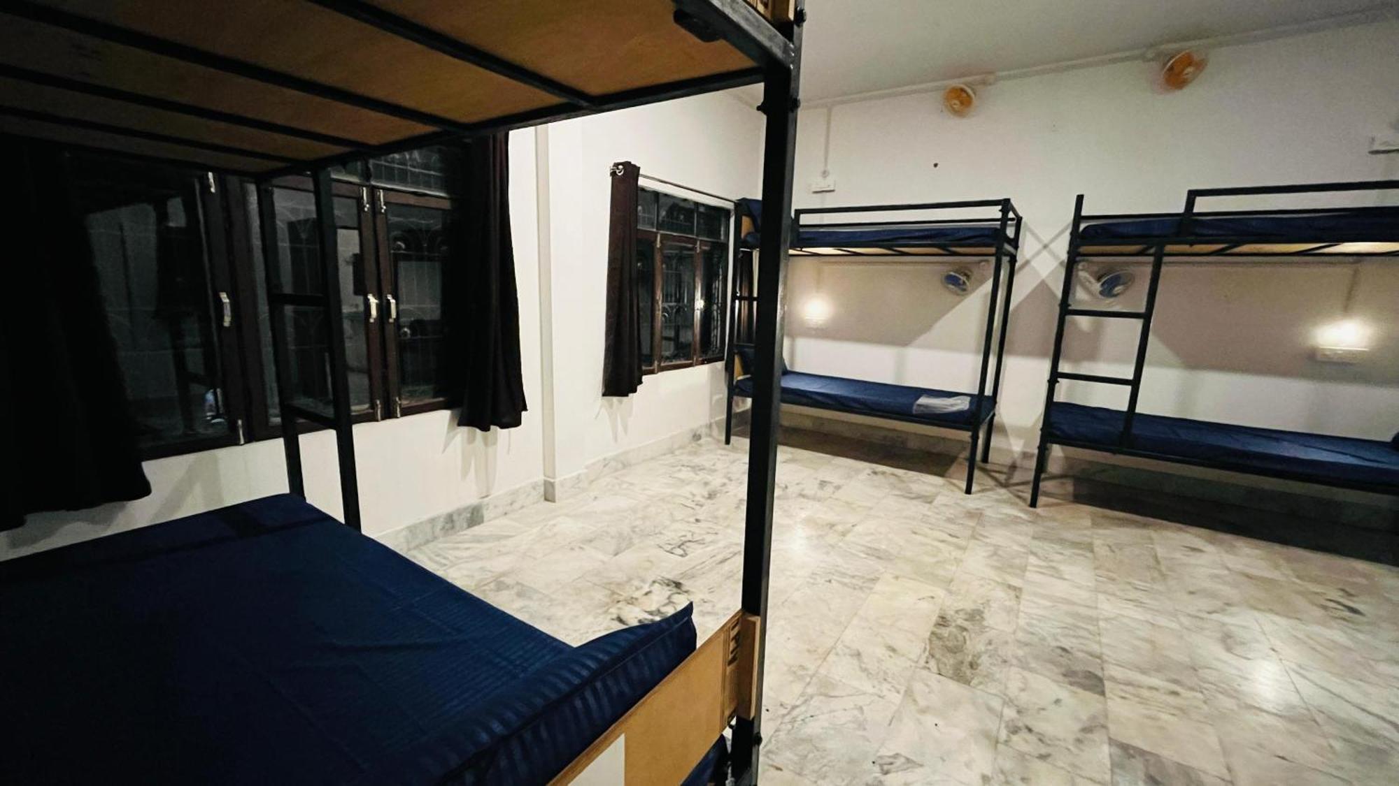 El Profesor Varanasi Exterior foto